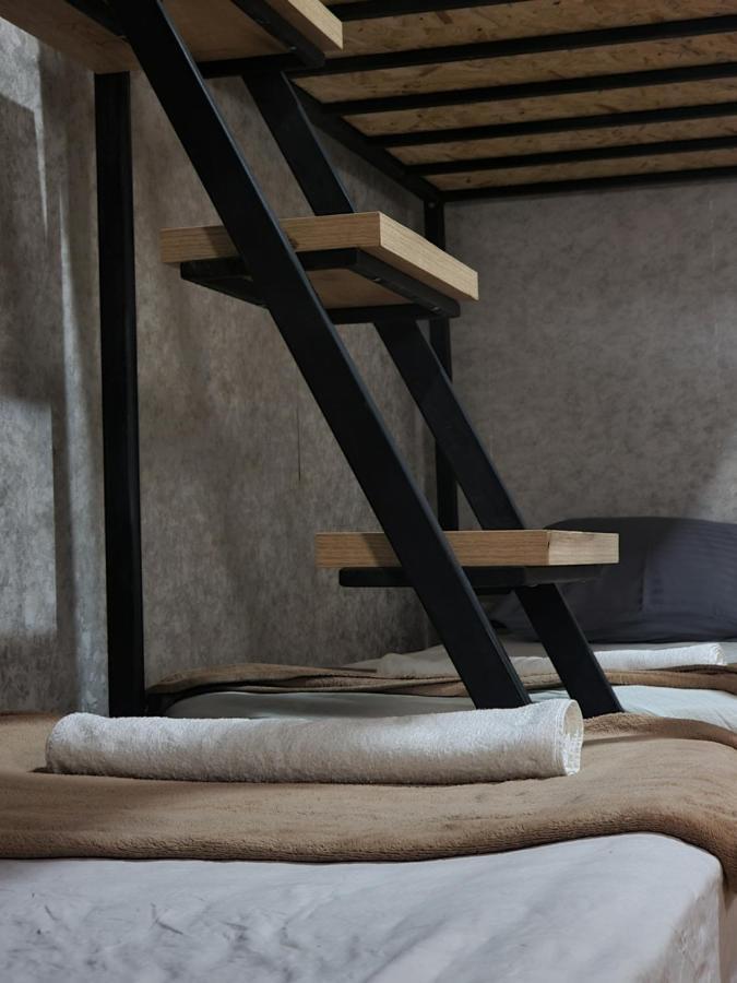 Traveler Hostel Тбилиси Экстерьер фото