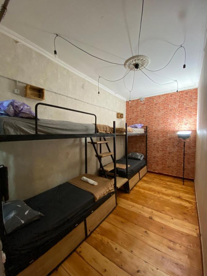 Traveler Hostel Тбилиси Экстерьер фото