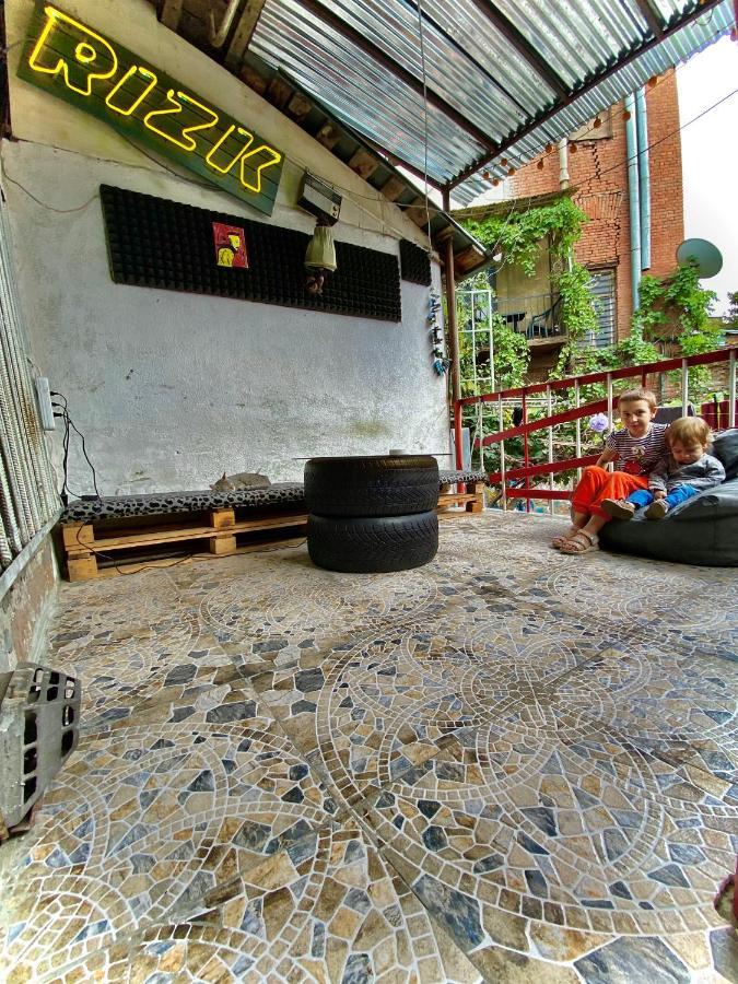Traveler Hostel Тбилиси Экстерьер фото