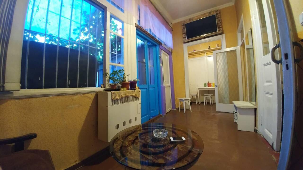 Traveler Hostel Тбилиси Экстерьер фото
